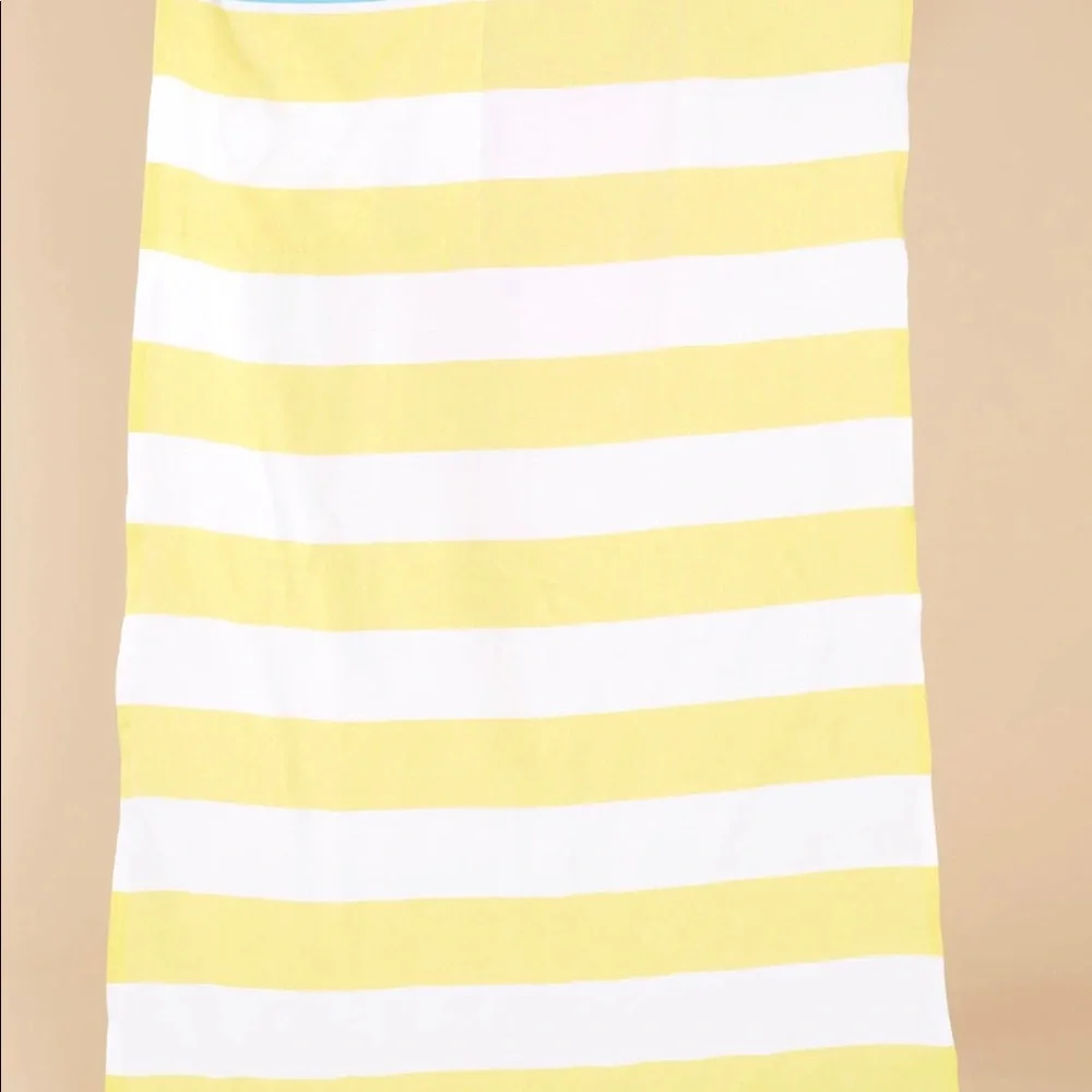 Red Dress Boutique beach bag! - Picture 2 of 5